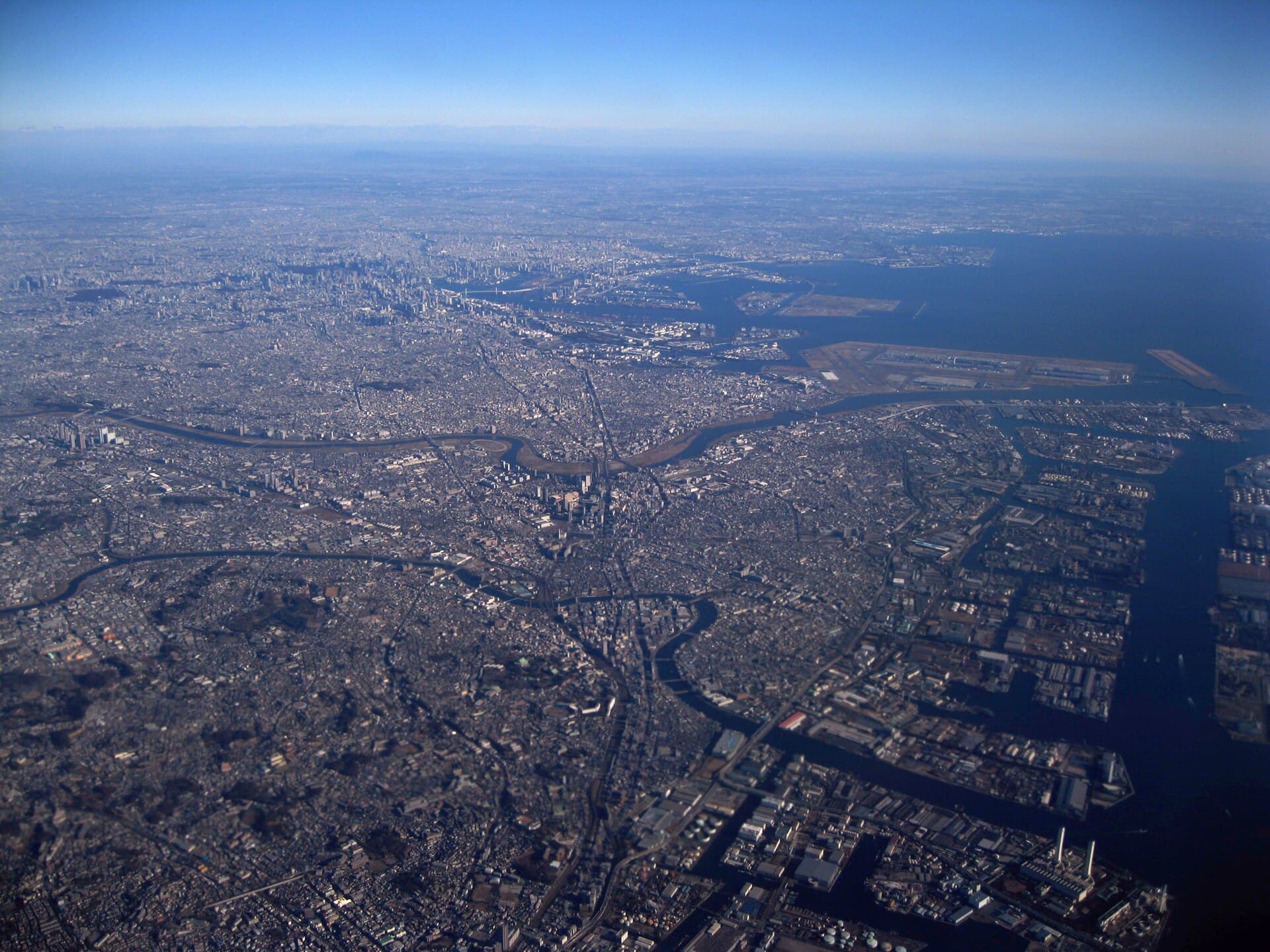 Vista aérea de Tóquio na Planície de Kanto